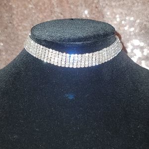 NWT Stunning crystal choker